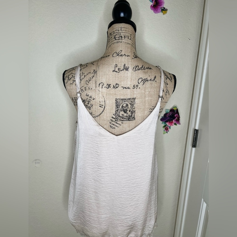 NTM: Entro Adjustable Spaghetti Straps Cream Lace Trim Camisole Size Medium - Picture 8 of 11